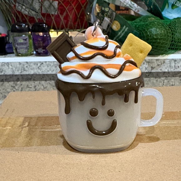 Bath & Body Works S’mores Latte Smiling Mug PocketBac Hand Sanitizer Holder - Picture 1 of 5